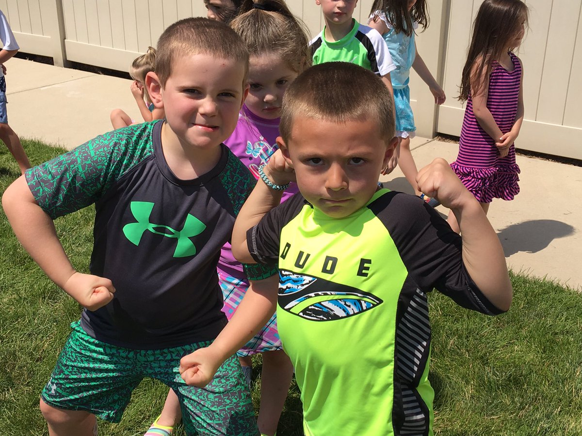 JennyFromDtown's tweet photo. Kindergarten worked out hard today with @GYMGUYZ! #SweatRed #TLEdoylestown #LearnPlayGrow @TheLearningExp @BethAnn7290 @sarahvoytilla https://t.co/5oiHyQBflr