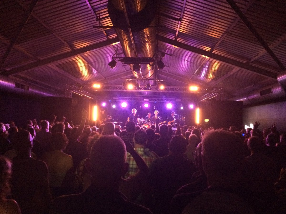 hessoundlight's tweet photo. A fine night with me and the other young dudes with @IanHunterdotcom at @EngineRoomSoton using @ChamSysLtd #PCWing #ExtraWing @ChauvetPro https://t.co/5RVORGh03Y