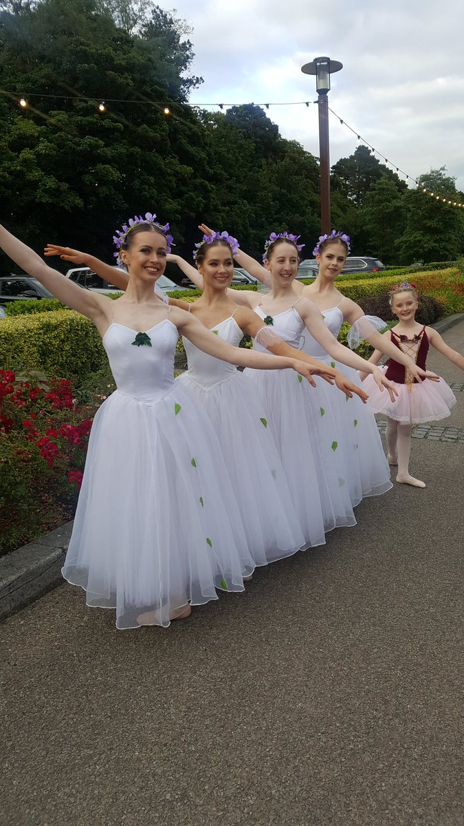 AvilaLipsett's tweet image. Such a fantastic night at the Dubai Duty Free Derby Ball @ddfirishderby @jackandjillire @obrienprcom @thekclub