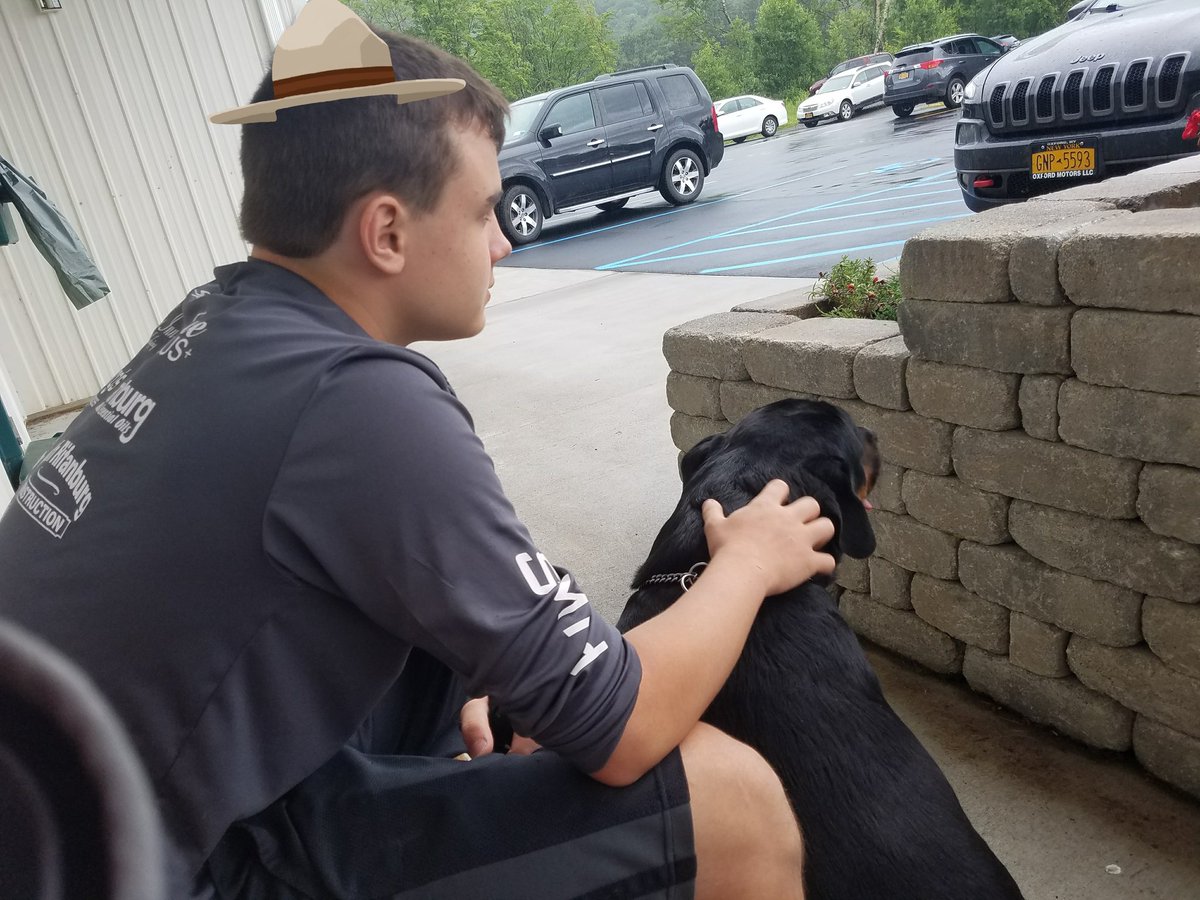 KellyAnthonySm1's tweet photo. Bad kids wait outside. https://t.co/ghhptsA7cW