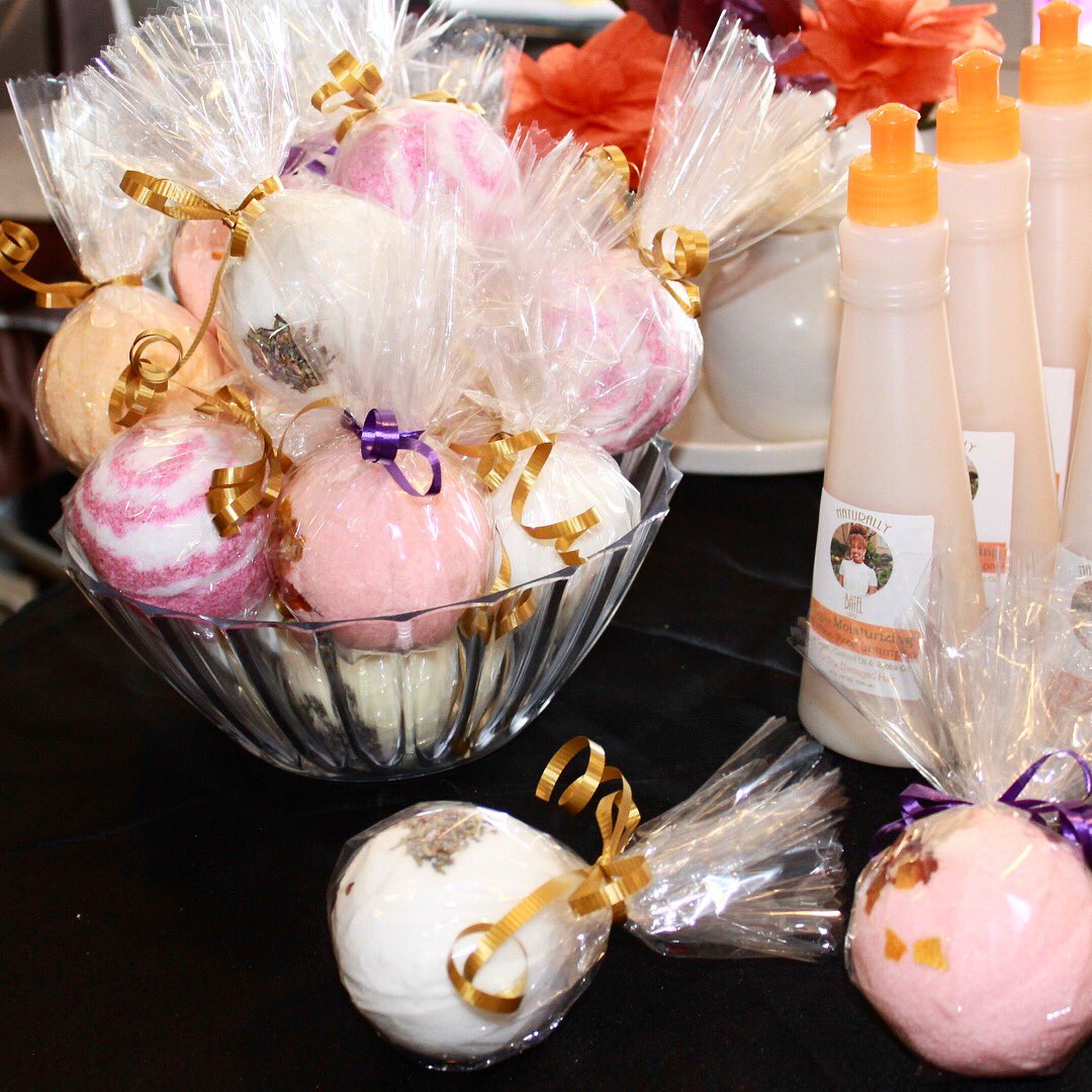 UmanagementPR's tweet image. [Friday Favorites] - @NaturallyBatel natural skin, hair, &amp;amp; bath products are wonderful! Try out their Shea butter option from Ghana 🇬🇭