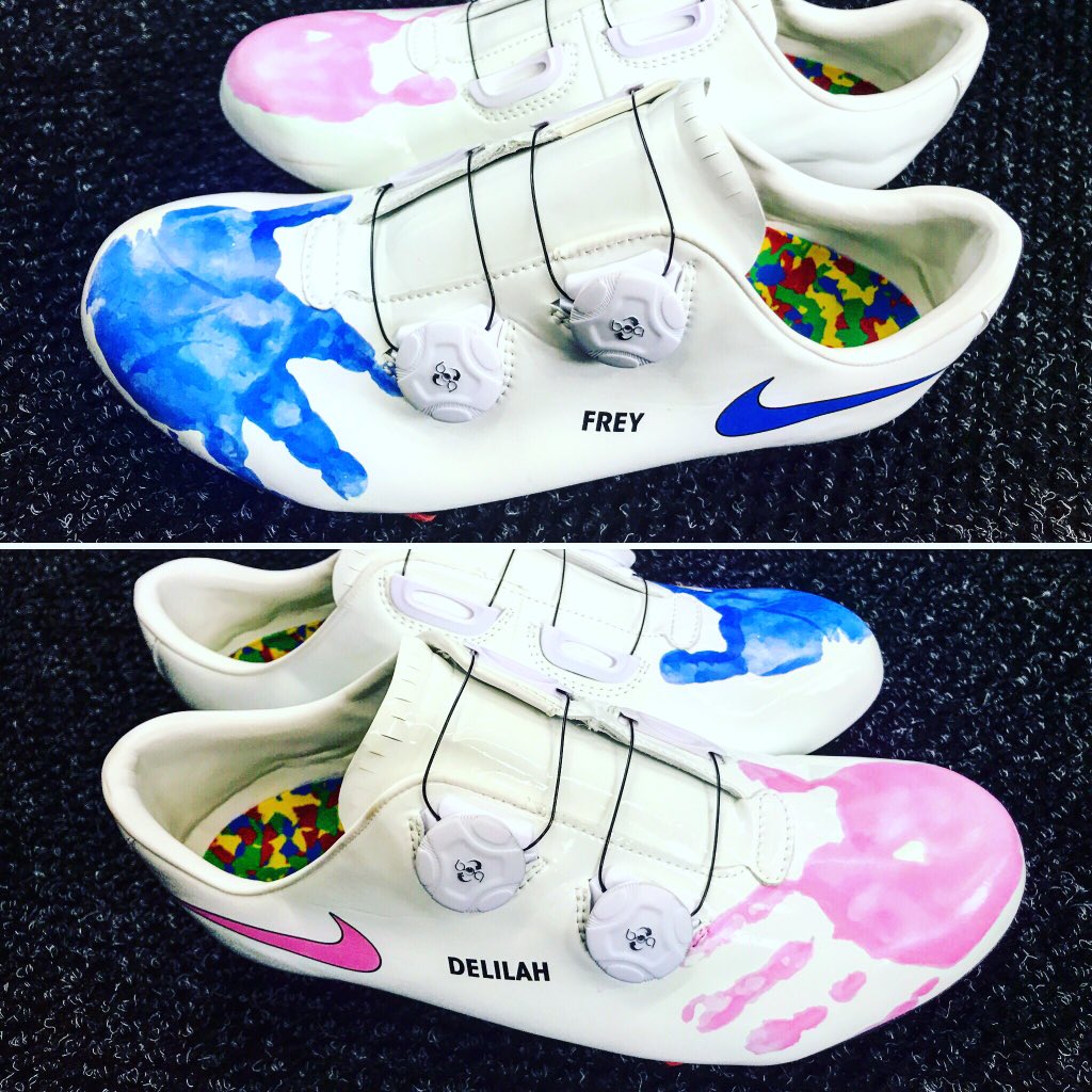 Twitter 上的Mark Cavendish："Taking my little 💗💙's, Delilah &amp; Frey, on Le with me, thanks to their little prints on my special, trusted @ kicks. https://t.co/T6PuCF1tM0" / Twitter