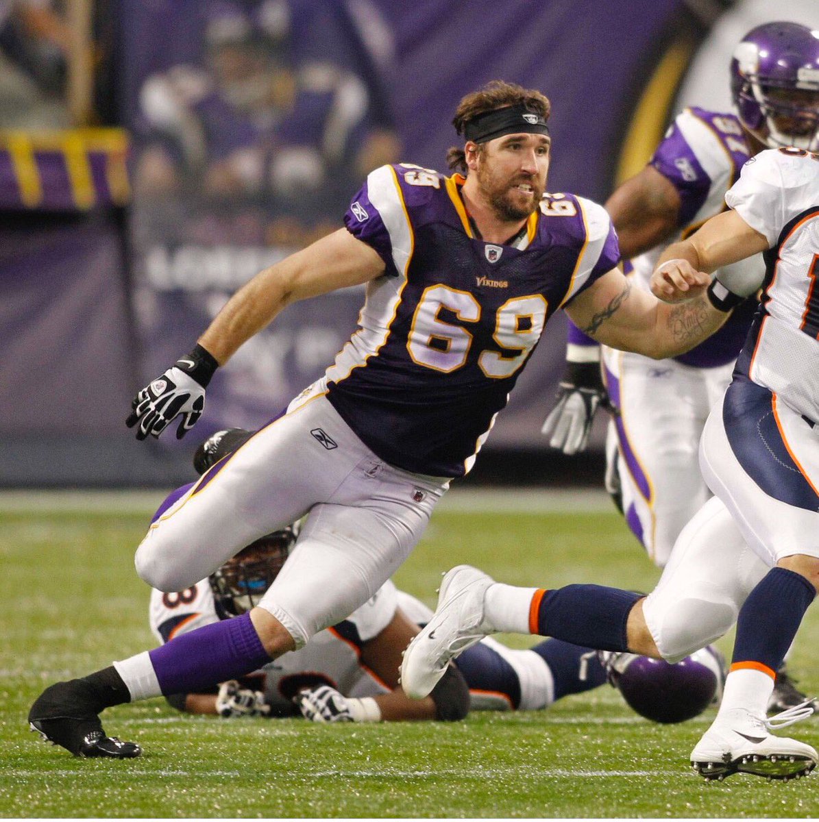 GOALSportsCafe's tweet photo. 69 more day until kickoff!! Who's ready? https://t.co/weZ6BPexoq