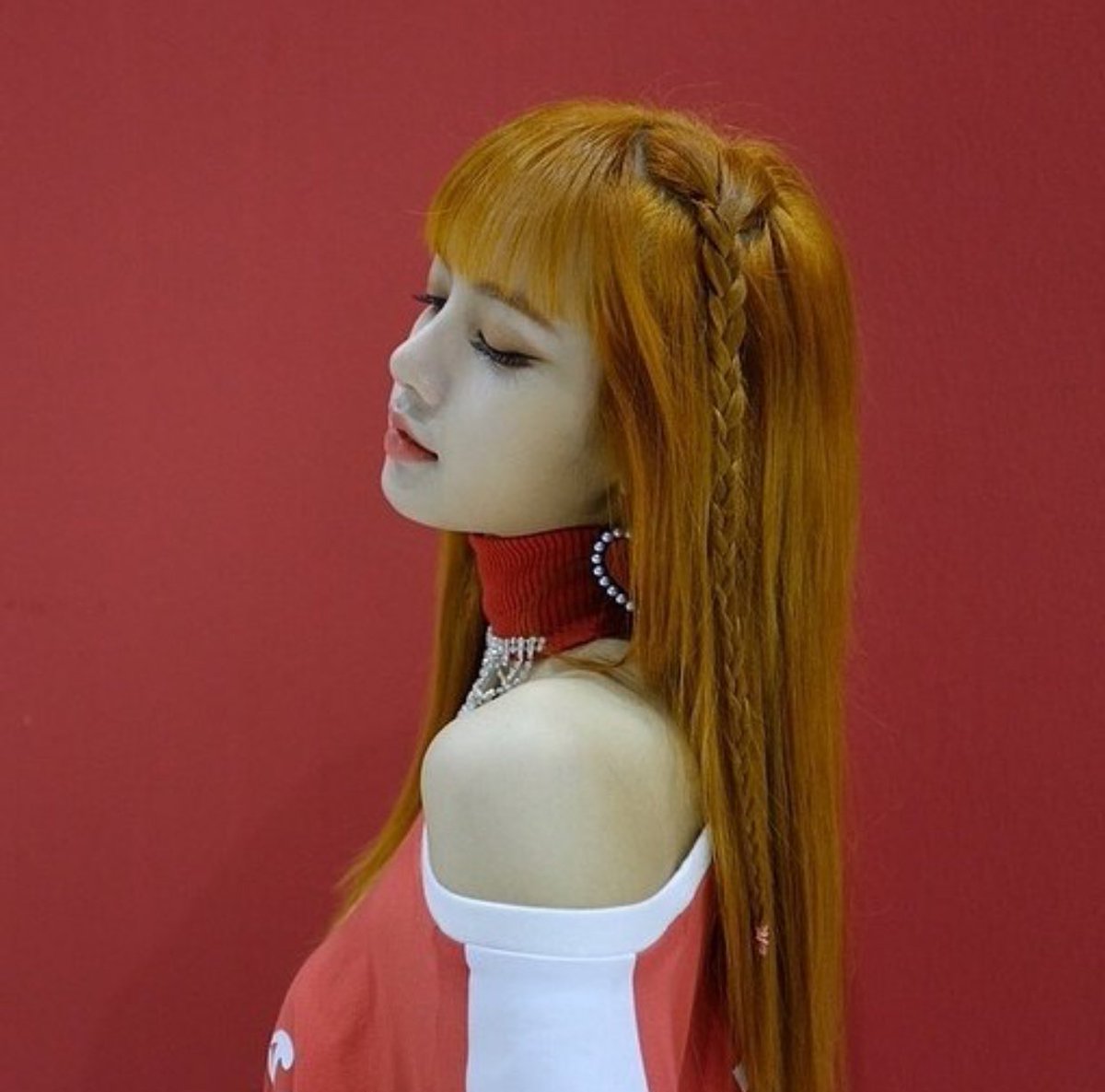 gdrsjennie's tweet photo. I'm taking back the crown
         I'm all dressed up and naked https://t.co/nxIJAI7Nct
