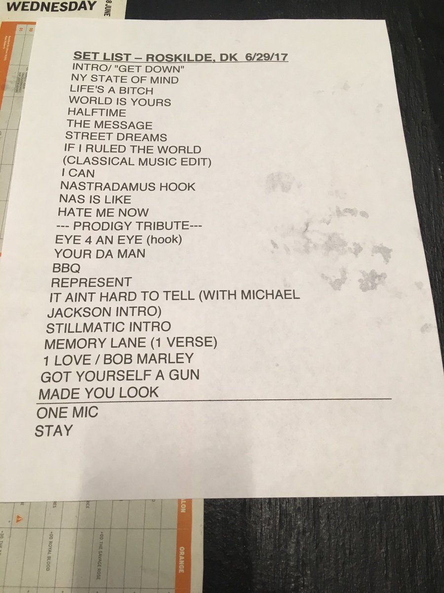 Per_Vers's tweet photo. Her er @nas' sætliste fra i går. "Eye For An Eye" kom aldrig, som Prodigy-hyldest spillede han i stedet "Shook Ones Pt II". Kh en fan. #rf17 https://t.co/voC3DAZO5k