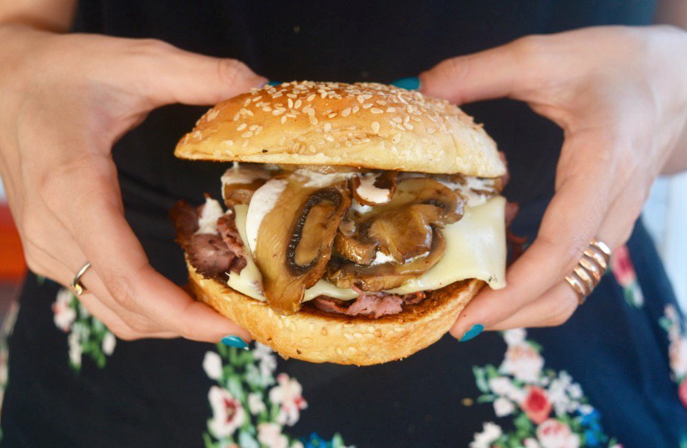 eattopround's tweet photo. The bigger, the better.
#toproundroastbeef #chefdriven https://t.co/1ILka1EwJZ