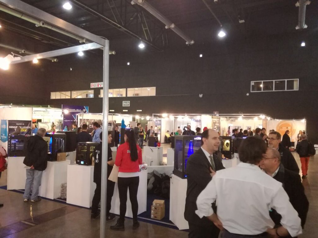 aseaorg's tweet photo. Mucha expectativa en @ExpoInternetLA 👌
Encontranos en el salón A y mientras escuchas la charla de @ogostclement 💡🔬 https://t.co/6kG8EdJ5q6