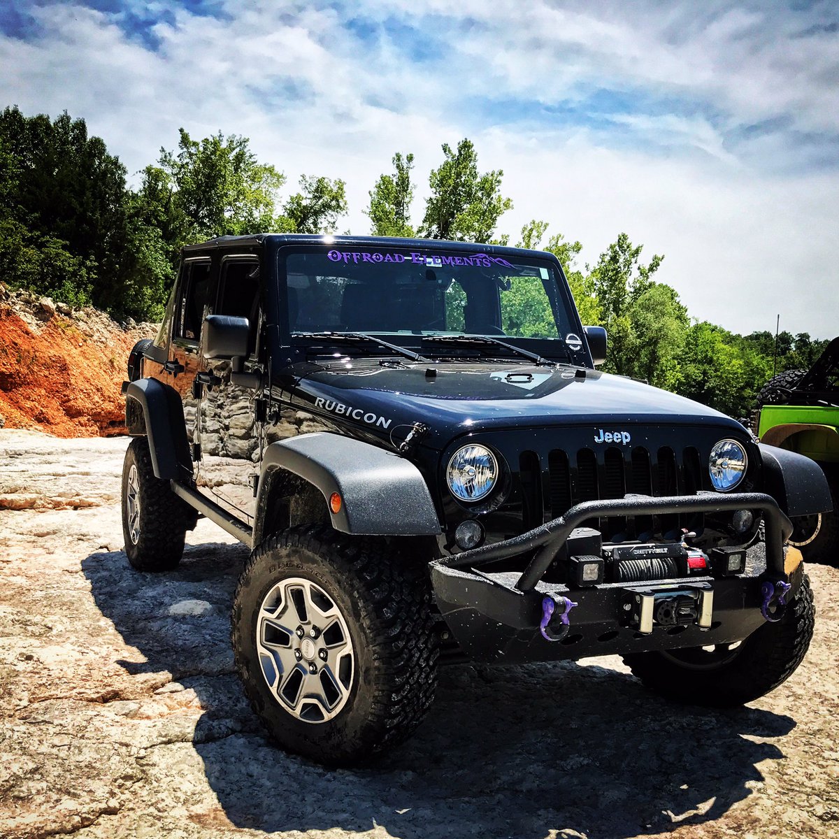 Happy #FrontEndFriday 👋🏼👋🏼👋🏼 Time hit the trails😎 #TeamOffroadElements