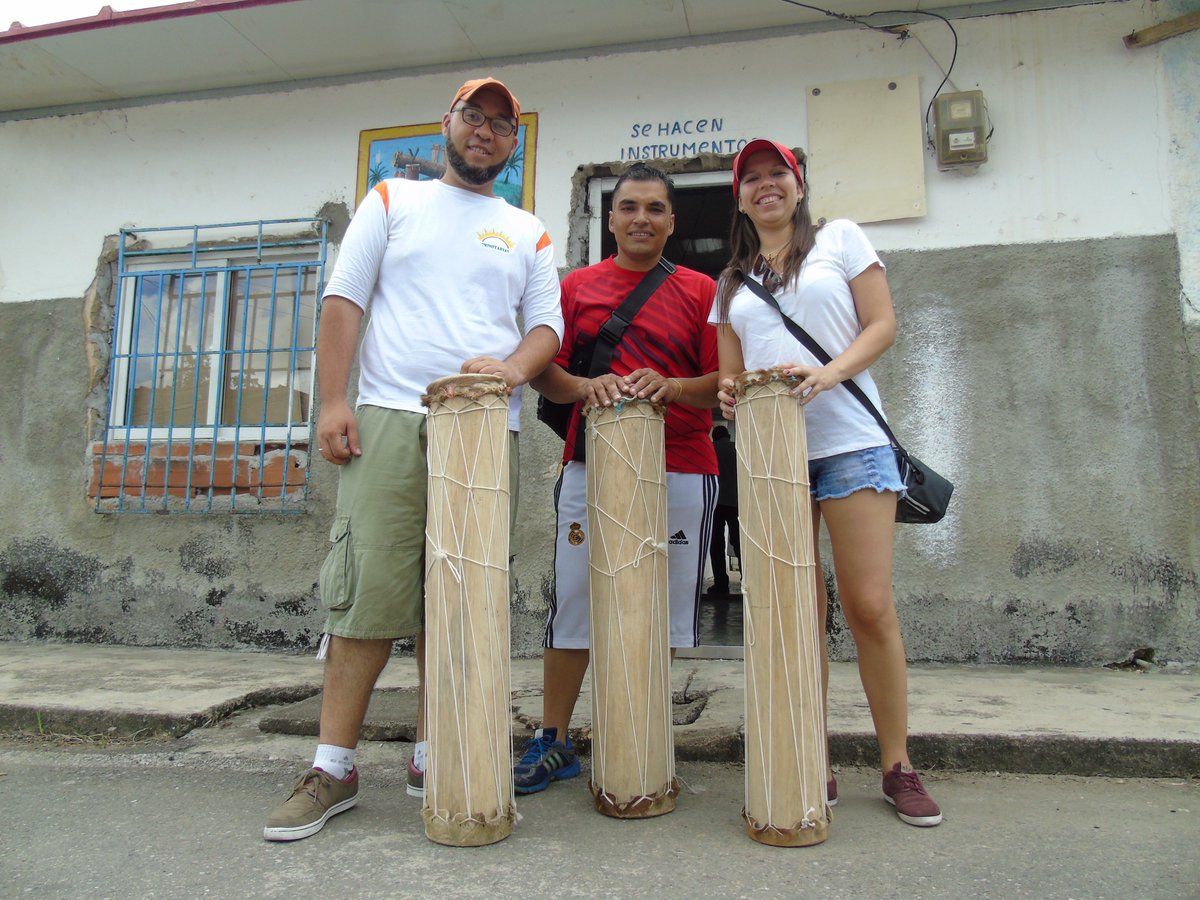 tamboresdevzla's tweet photo. 24 de Junio... Dia para celebrar, compartir con el pueblo, sus maestros #tamboresdevenezuela https://t.co/tS5Hb2PBl3