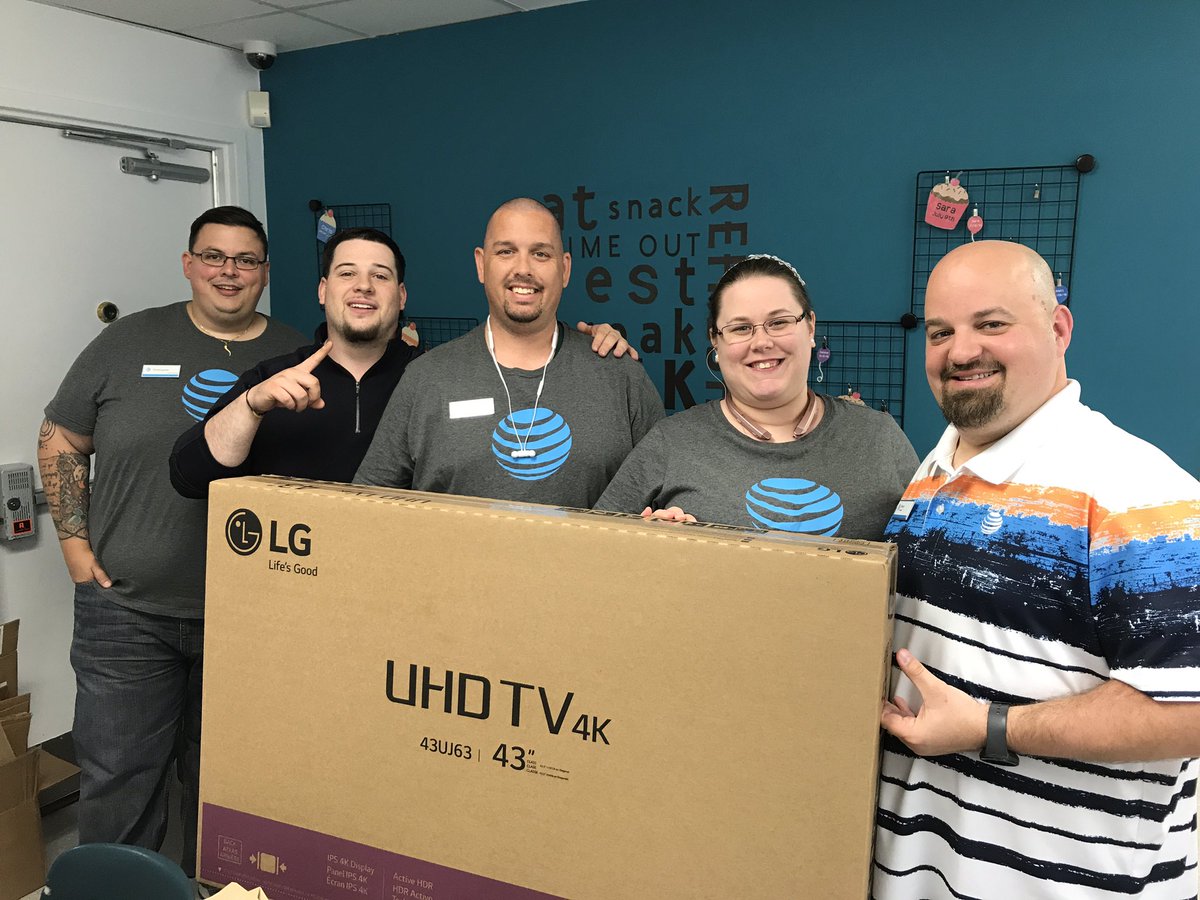 ChrisMassanova's tweet photo. Deptford Mall team excited to get their 4K viewing going! Congrats on the contest win!! #lifeatATT #OHPA #backroomchallenge https://t.co/ZrjYR7LQFu