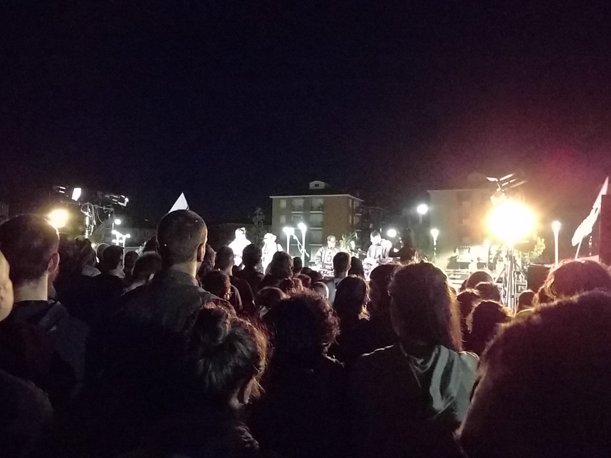 vasilijivanovic's tweet photo. #iostoconxm24 tanta gente ascolta le parole di XM24 e le approva, nel nome dell'autogestione, dell'antifascismo e di una #bolognina diversa https://t.co/LvZYNrpXlu
