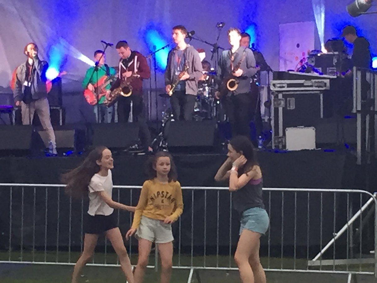 Top talent <a href="/Portmanteau/">Edward Sellier</a> rocking the #Burtionagnes #jazz #festival - fantastic line up