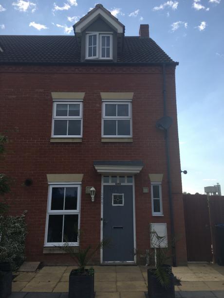 AJWShaughnessy's tweet image. Why did the various Leave campaigns use same obscure branding agency, if they weren't coordinated? bit.ly/2tuHcPS v/ @mthvn #Brexit