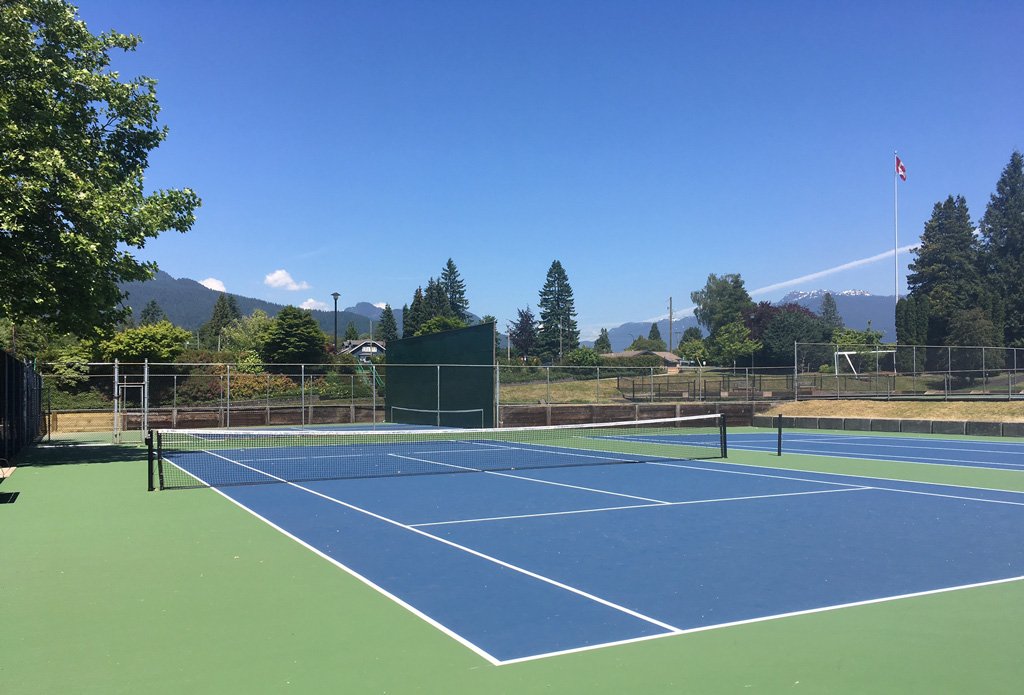 Good news the tennis courts are now open at #RayPerraultPark. We've got 2 new nets up + 2 coming soon! #NorthVan https://t.co/xuEdlpF6N8