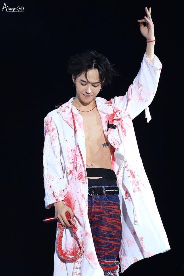 jojoblack77's tweet photo. those who try to blow out your flame can never shine brighter than you KING 🕯️🌟💫✨ i am always proud to be your fan 🙏🏽 #GDRAGON #KINGOFKINGS https://t.co/GdyaRXZi7S
