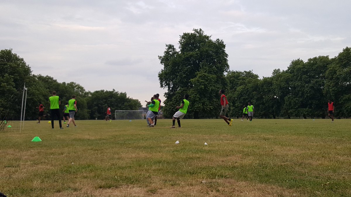 EliteStylesSS's tweet photo. Great Session @Hackney Downs Park. Friday Night Football is here 7pm -9pm. Get involved. #hackney #hackneydownspark #Football https://t.co/KxHtq8dks6