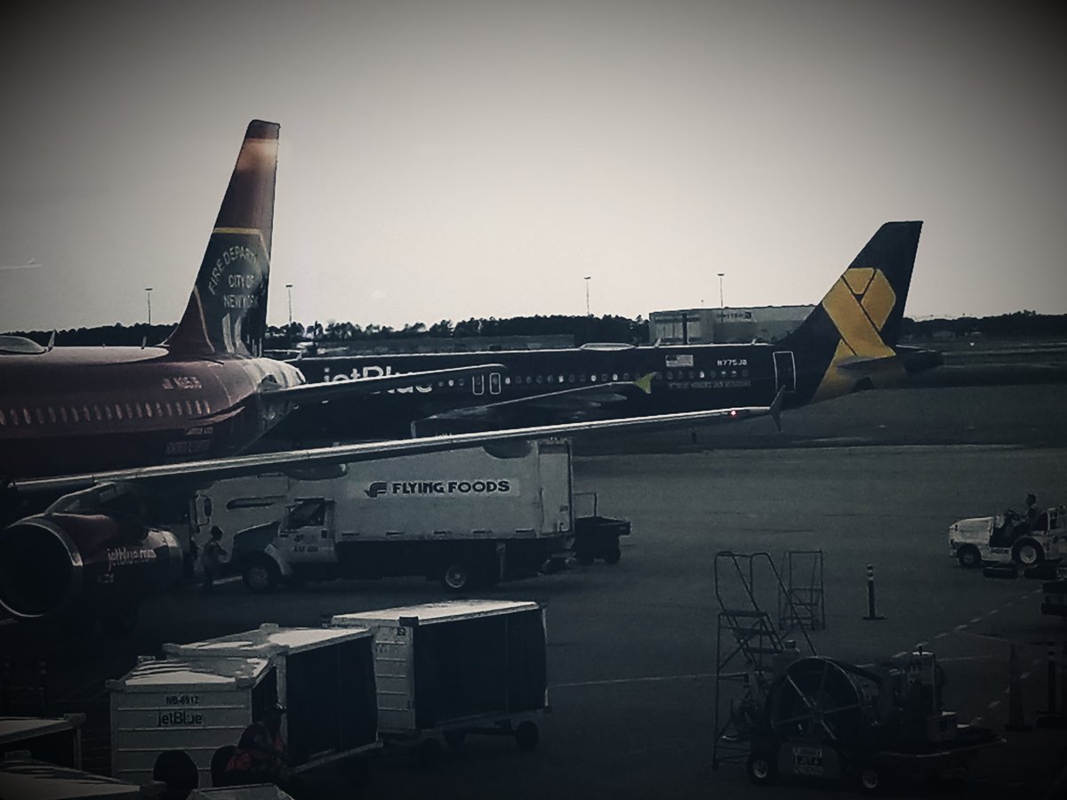 JeremLetendre's tweet photo. #BlueBravest & #VetsinBlue at #Orlando #jetblue https://t.co/if4OYp39vm