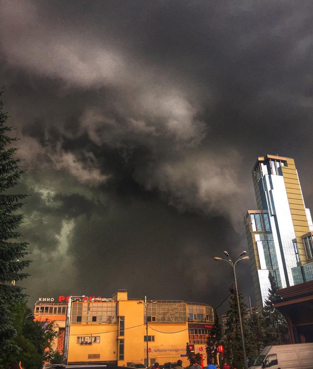 торнадо в москве 1998. будет ли сегодня ураган. торнадо ураган город. смерч торнадо москве. торнадо андовери.