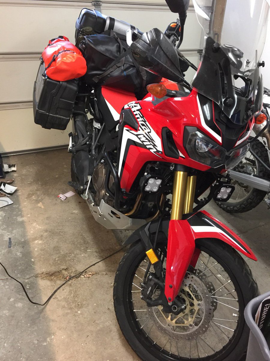 superfunkomatic's tweet image. Work is done. Bike is loaded. Canada here is come.  superfunkomatic.com/2017/07/work-i…