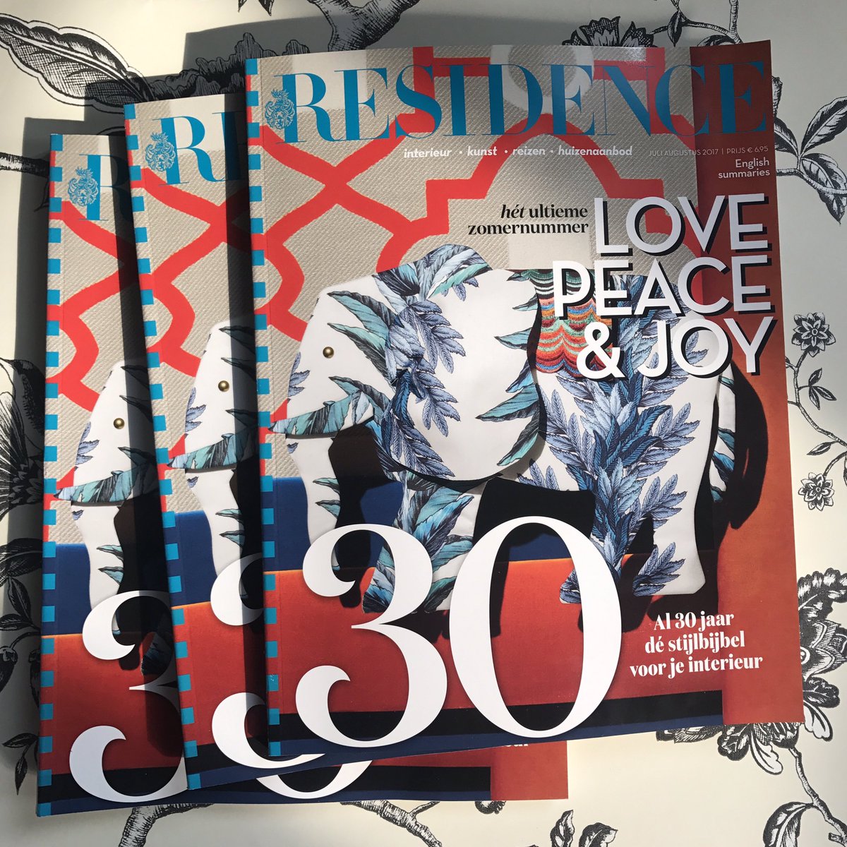 EditorResidence's tweet image. New issue in town! Celebrating 30 years Anniversary and summer, XL edition with XL interiors, art, style, travel and homes.