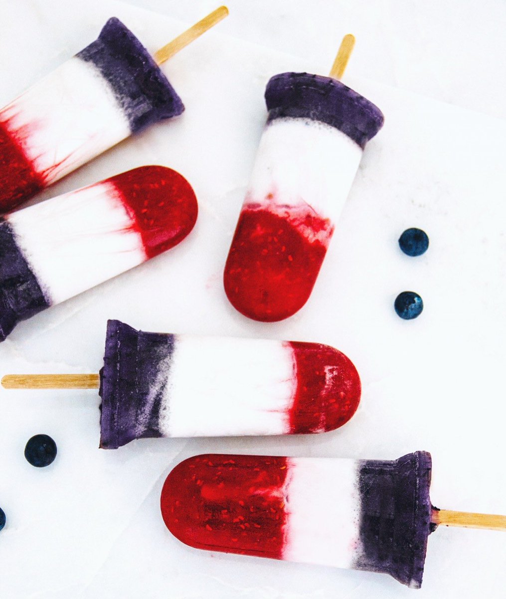 …because every summer weekend needs popsicles! 🤗🤸🏼‍♀️☀️ These Show Stop Pops are red, white, ‘n blue dreams!!! 🇺🇸🙌🏼❣️