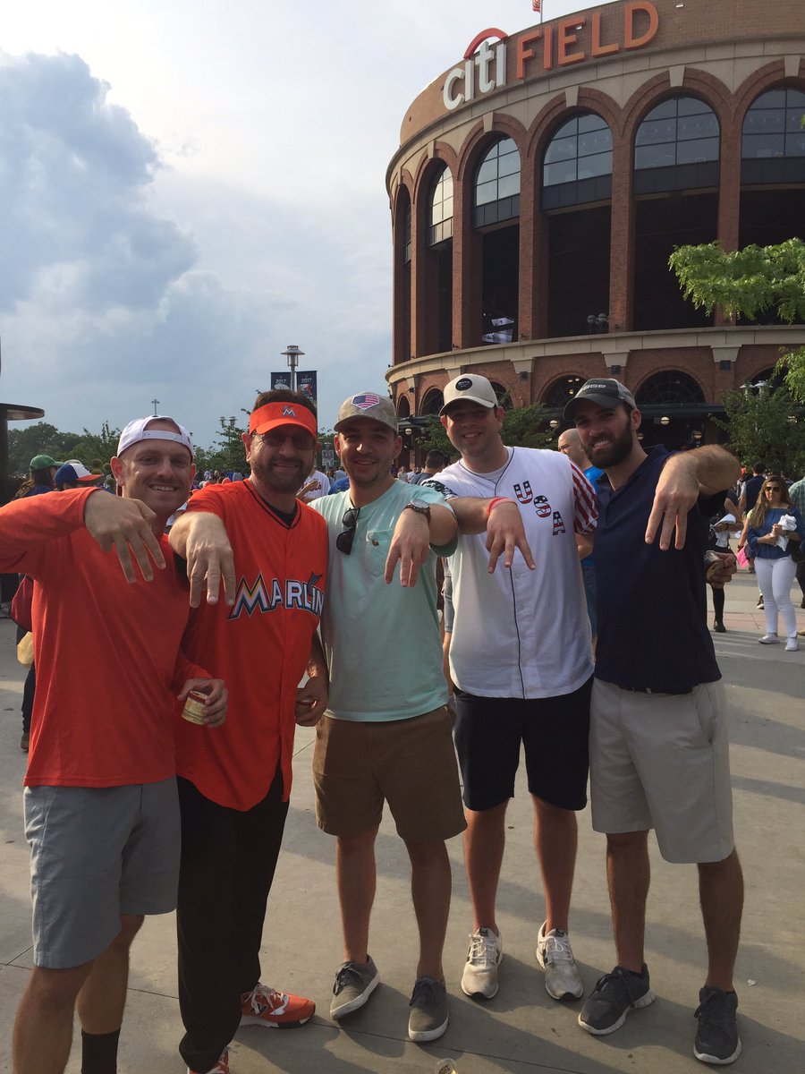 SCaster6's tweet photo. An honor and privilege to meet such a humble hero @Marlins_Man @PFTCommenter @BarstoolBigCat https://t.co/AZpTYy6bqe