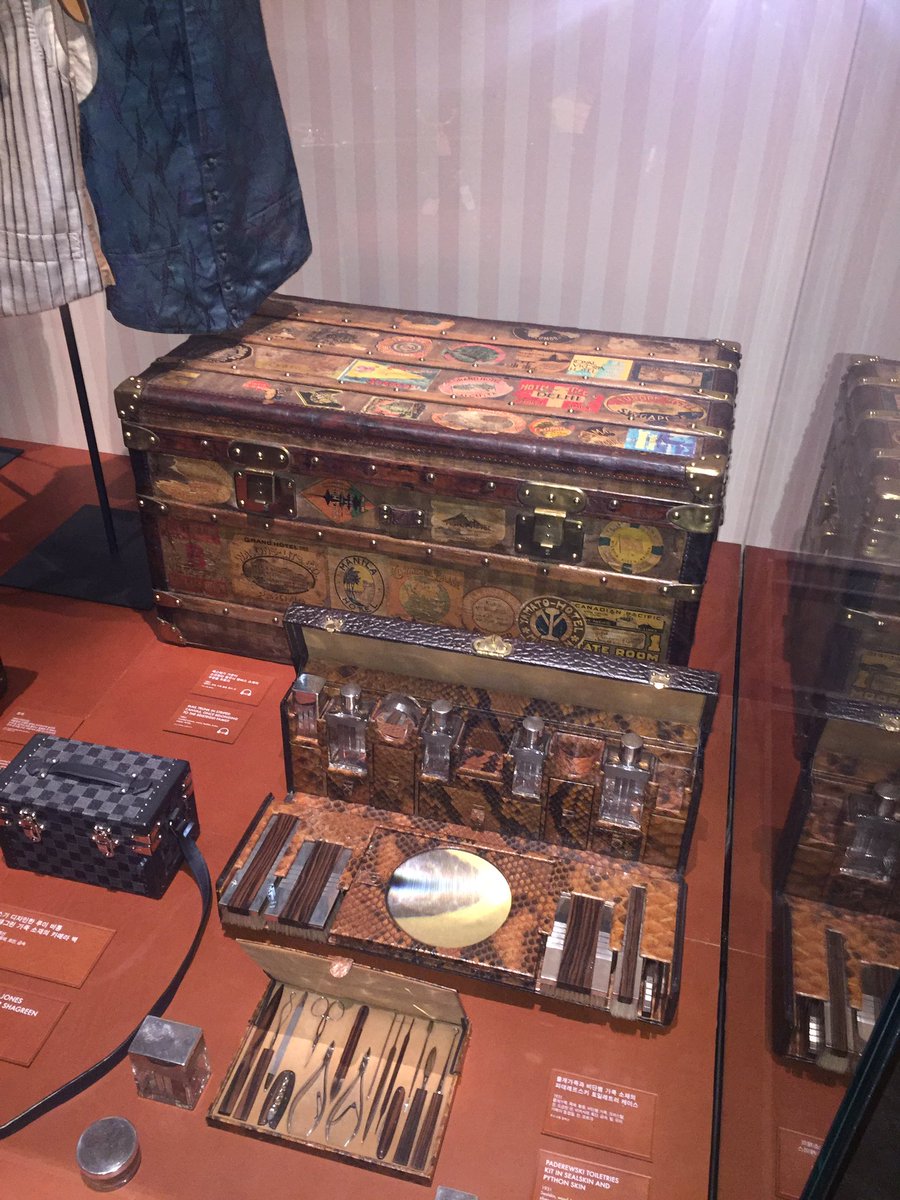 ShellysAntiques's tweet image. Attending the Louis Vuitton exposition in Seoul South Korea. So much history here! #louisvuitton #LouisVuittonsupreme