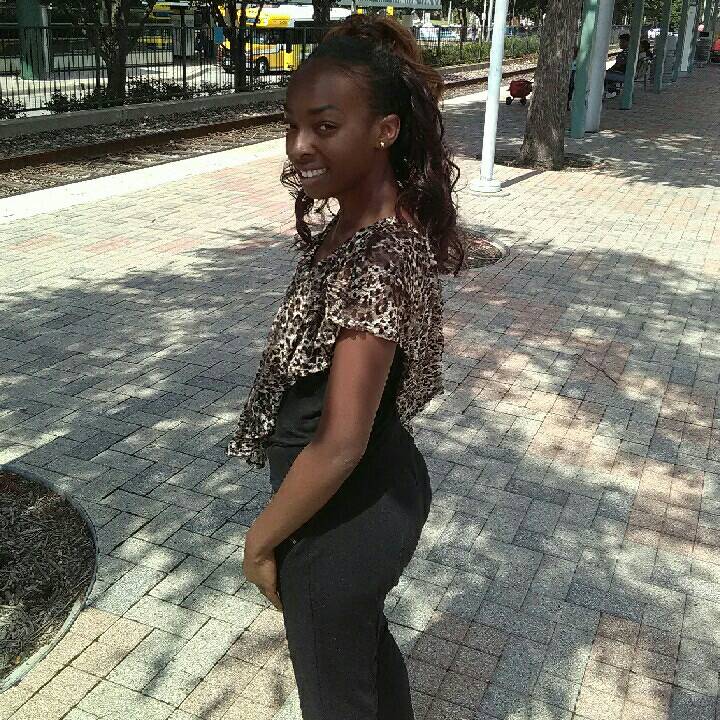 Michael32909458's tweet photo. 🙌 YASSS It's time for a great show ~LynnetteJohnson~: 
https://t.co/eEnx6O5Ce4 https://t.co/LWKd50wahi