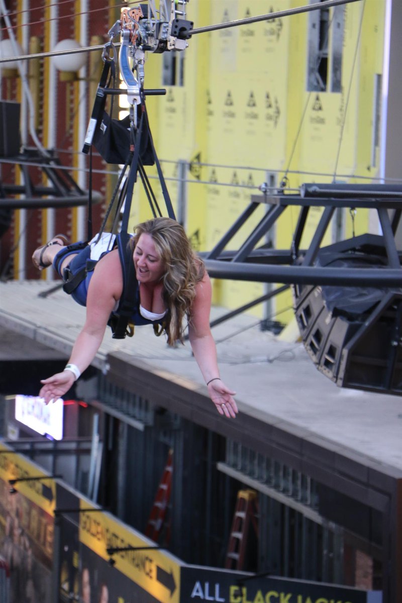celestecarroll's tweet photo. So this happened! Zip lining down Fremont! @brandoncarroll @cantechit @suidroot https://t.co/yTVGMsJpyE