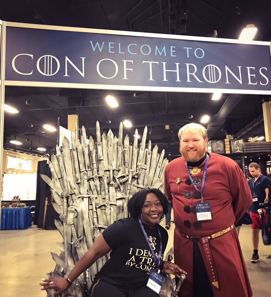 XRainbowChaserX's tweet image. FunTimes at #ConOfThrones2017 !!! ⚔️🛡⚔️