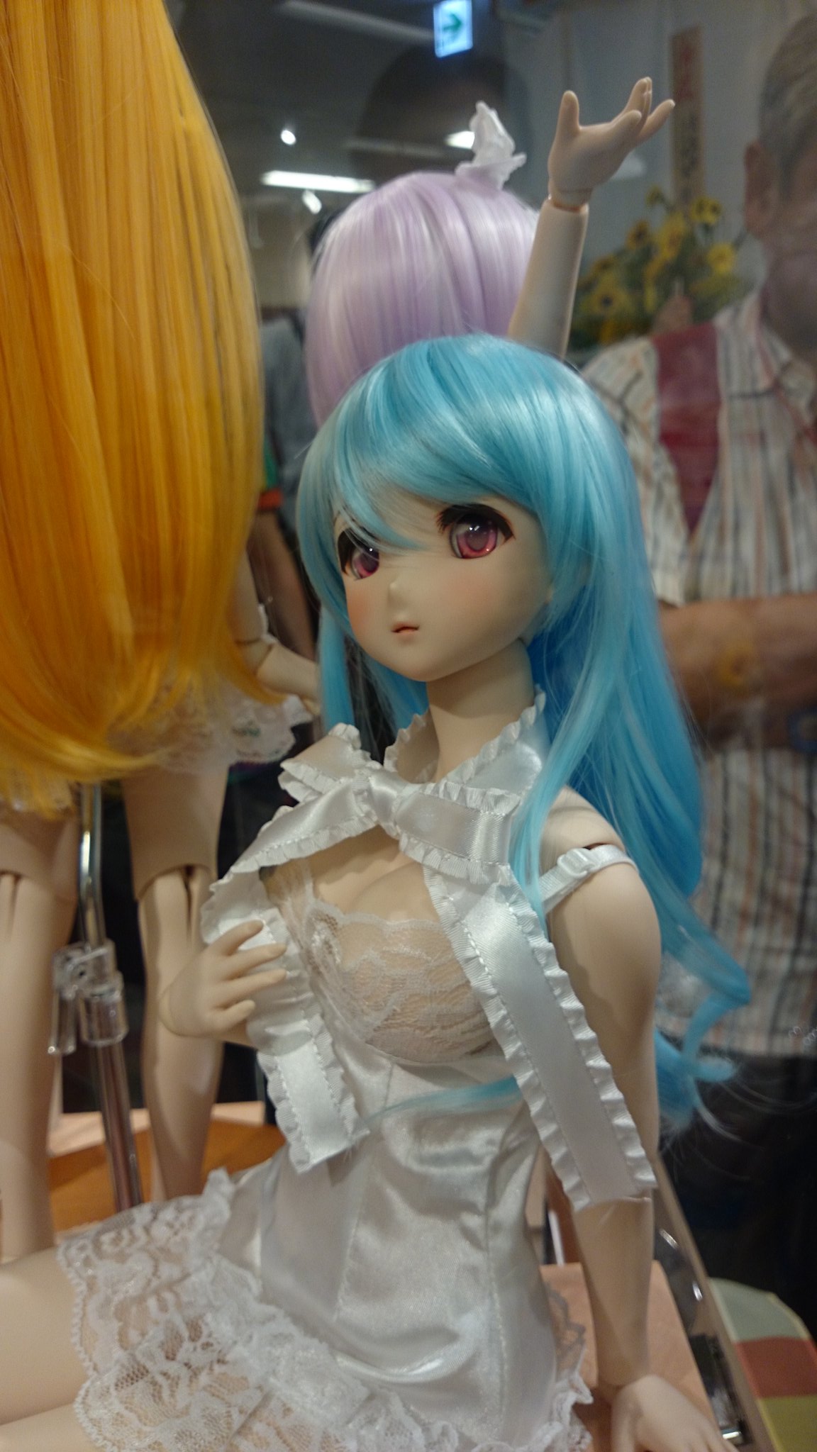 DDn9EBsUAAAI5oL.jpg:large