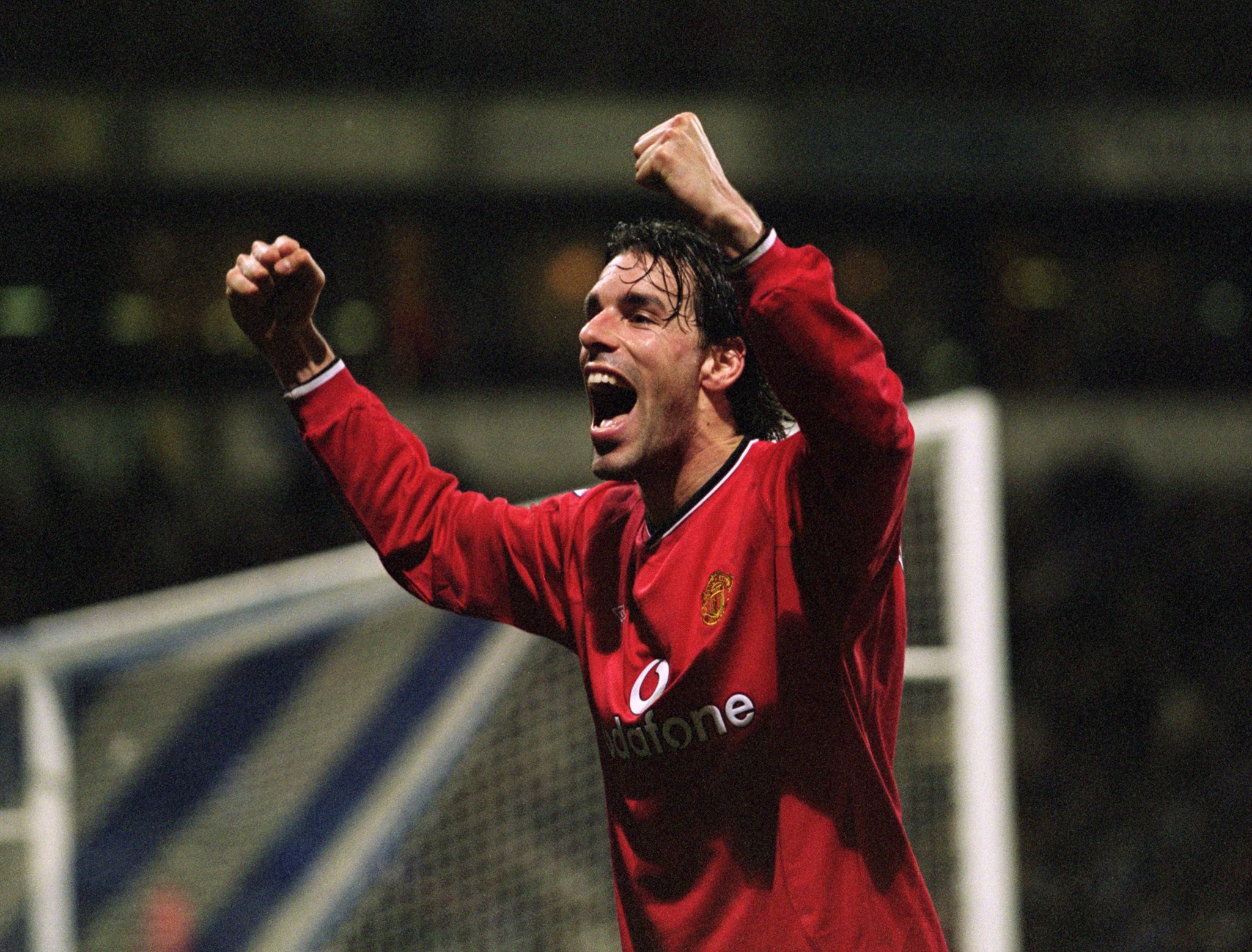 Happy 41st birthday to Ruud van Nistelrooy. 

One of the Greats 