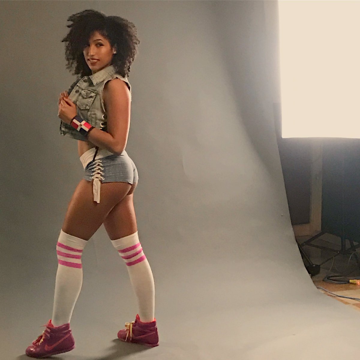 Once a doll, now an empress.
Not new to RP
Modified Gimmick
Rt would be appreciated