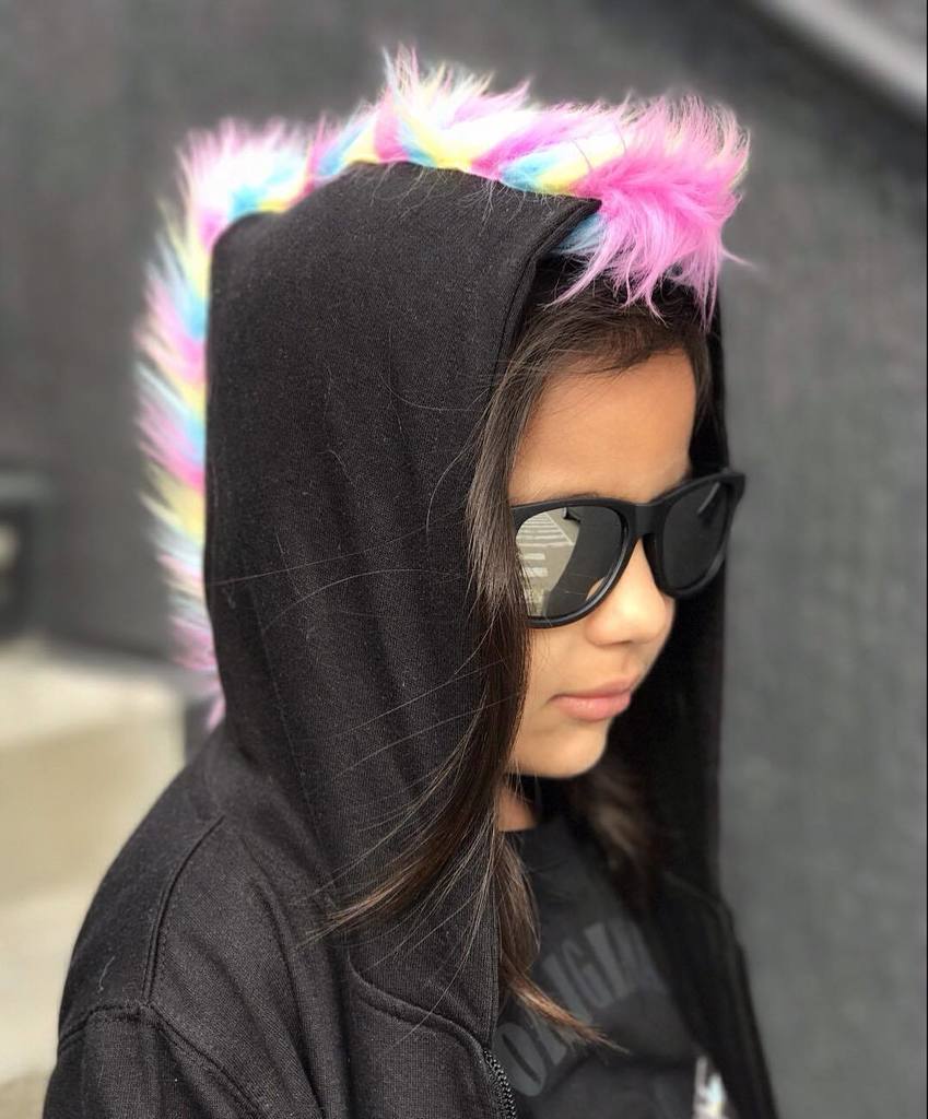 TotTude's tweet photo. This girl is just too cool! 😎She rocks that rainbow mohawk! 🤘🏼
.
.
.

#tottude #kidsfashion #instafashion #handmad… https://t.co/t8MZM6N5e2 https://t.co/j1ZyR2yhrA
