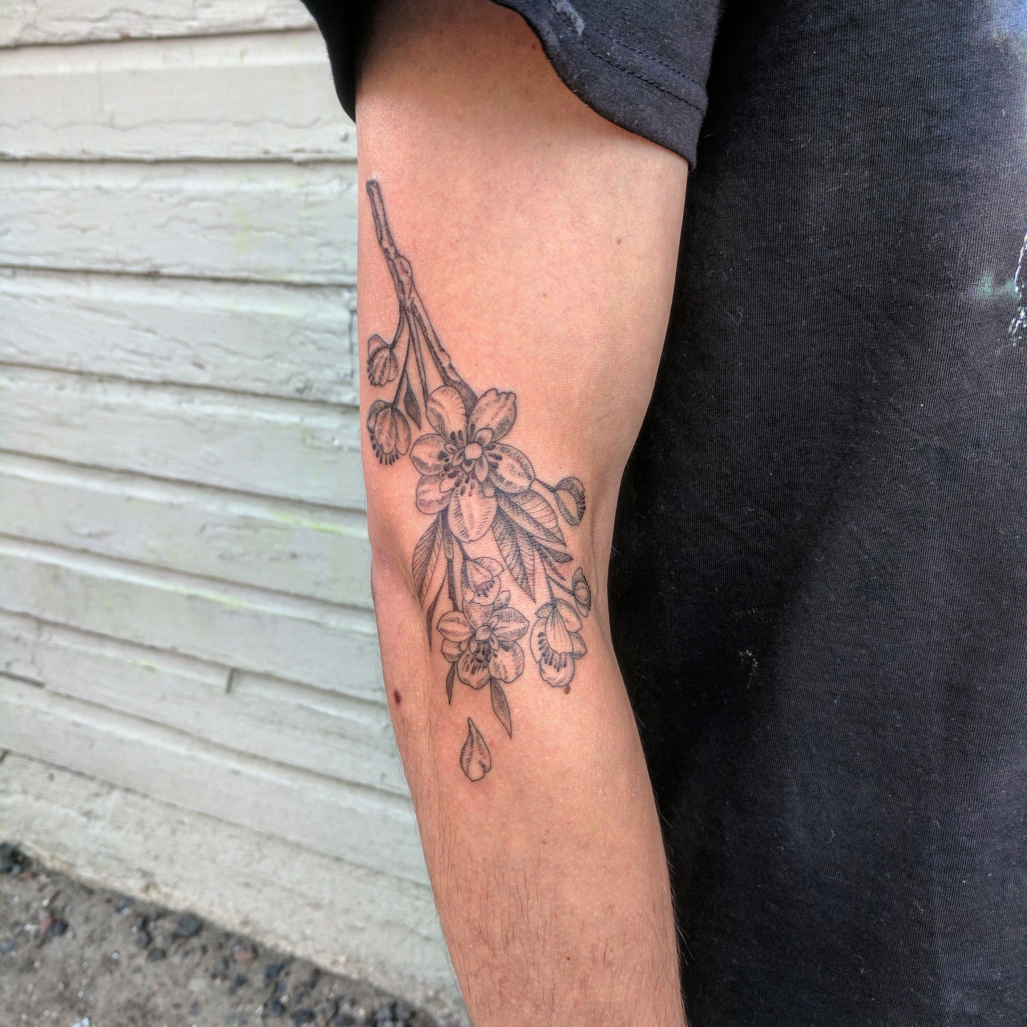 dedleg  I dont only do small tattoos Heres something a