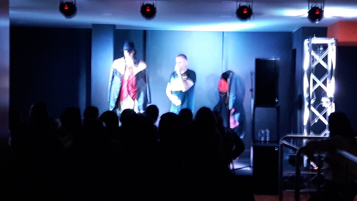 Tenemos la casa llena. Risas van y vienen con <a href="/jeringa42/">Jeringa</a> Una noche maravillosa en Casino Broadway #EmocionesEnVivo