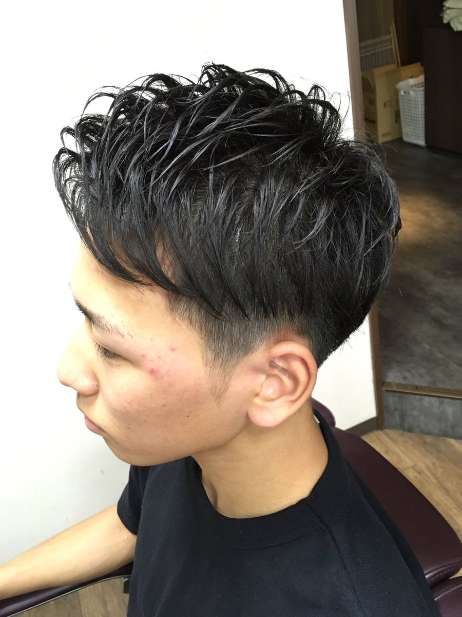 末長実 Fit Barber 競技ダンス すそまわりを一周グラデーションブロック ネープの刈り上げが普通より高く設定しないといけないけど ブロックスタイルにすることで大会もプライベートも大丈夫な髪型に 個性的な髪型 特別な髪型も相談乗り