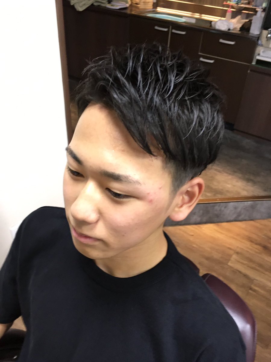 末長実 Fit Barber Twitter પર 競技ダンス すそまわりを一周グラデーションブロック ネープの刈り上げが普通より高く設定しないといけないけど ブロックスタイルにすることで大会もプライベートも大丈夫な髪型に 個性的な髪型 特別な 髪型も相談