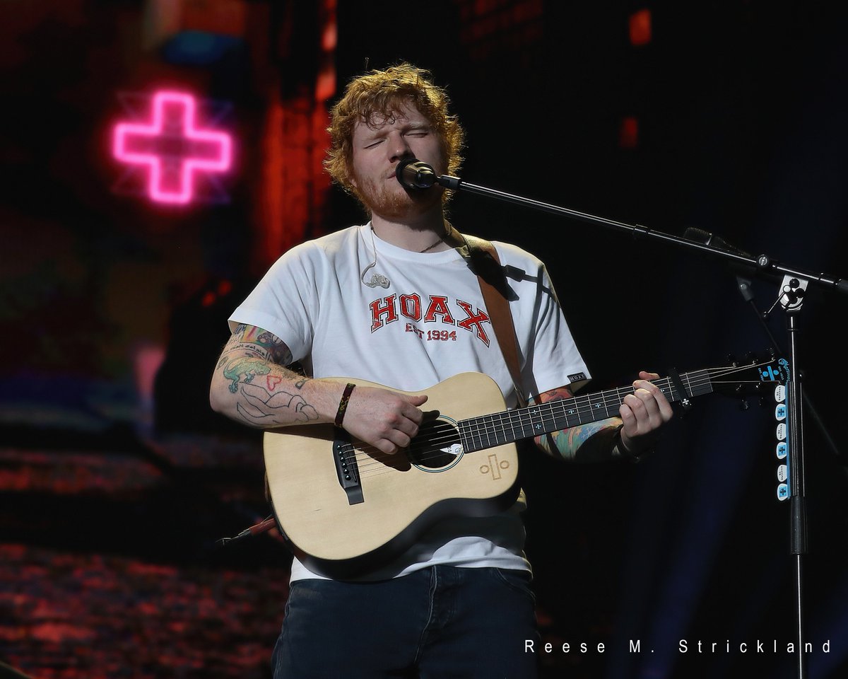 ReeseStrickland's tweet photo. @edsheeran rocking @IAEventsCenter tonight in Des Moines.  With Special guest James Blunt...  #YourMissingIt https://t.co/CwlR9sY3Ny