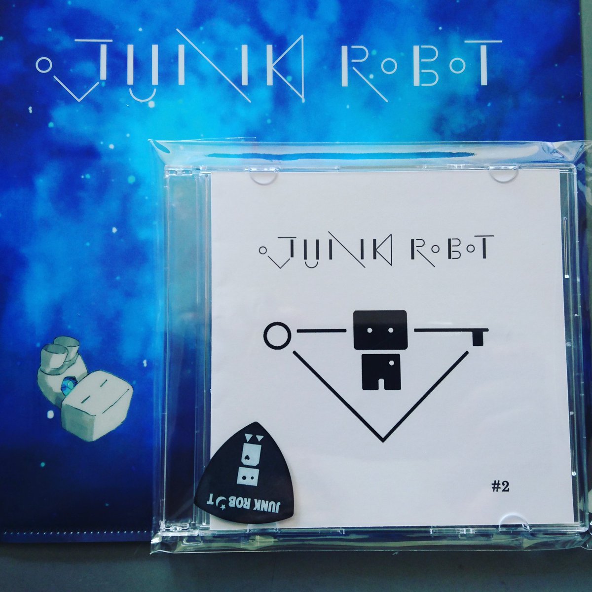 bigmousebike's tweet image. JUNK ROBOTの「#2」来た。
相変わらずの素晴らしい世界観。
聴いてて気持ちよい。
#junkrobot