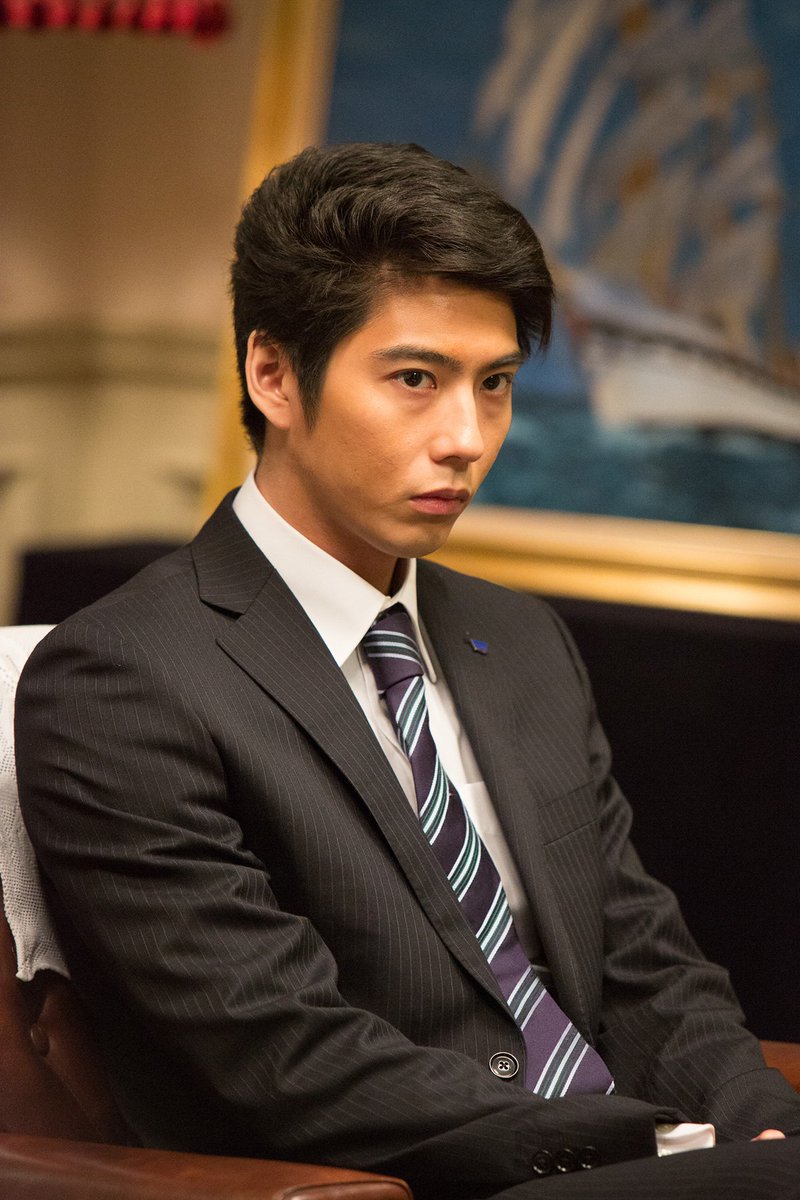 akira_to_akira's tweet photo. 【キャスト紹介⑥】
#賀来賢人／階堂龍馬役

階堂彬（#向井理）の弟。
物語の中盤を支える大事な役割をもっています！

★特設サイトはこちら⇒https://t.co/yd0Jmrttg9
#wowow #アキラとあきら #池井戸潤 #斎藤工 #徳間文庫 #連続ドラマW https://t.co/HSms1Z5Mk4