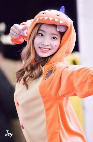 m___twice0627_'s tweet photo. 2018年のダヒョンのセンイル🎊までに  528RT 目指します！！🙏🏻

ダヒョンペンの方・onceさん
ご協力お願いします✊🏻✨

皆さんでonceの力を見せましょう🔥❤️

一部写真お借りしました🙇🏻‍♀️

#2018年
#528RT
#TWICE 
#ダヒョン
#다현 https://t.co/b12FELuQVh