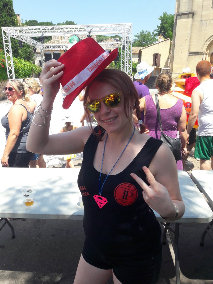 ImagineProd84's tweet photo. #Chapeaux #Lunette #Debardeur #Teeshirt 
La team #Imagineprod t'attend avec ton pack ! Représente la marque en faisant la fiesta 💃🍾🎉😎 https://t.co/wAmFbWMub1