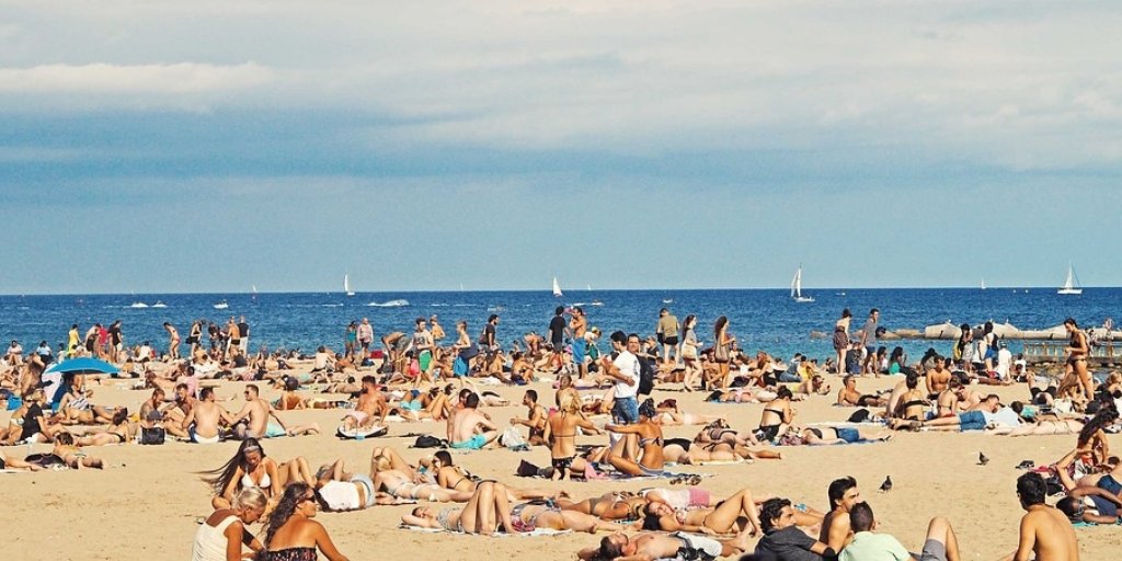 'Suntans on children 'are not healthy' - they are a sign of skin damage, so be wary! buff.ly/2tX5dNg #sunburn #suntan #skinsavvy