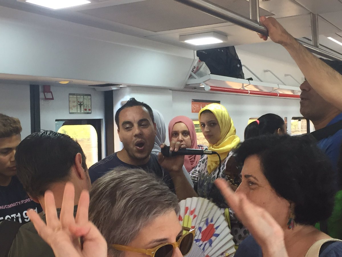fjharan's tweet photo. You don't get this on the TransPennine Express #besttrainrideever #Barcelona https://t.co/FHcnyCHiAs