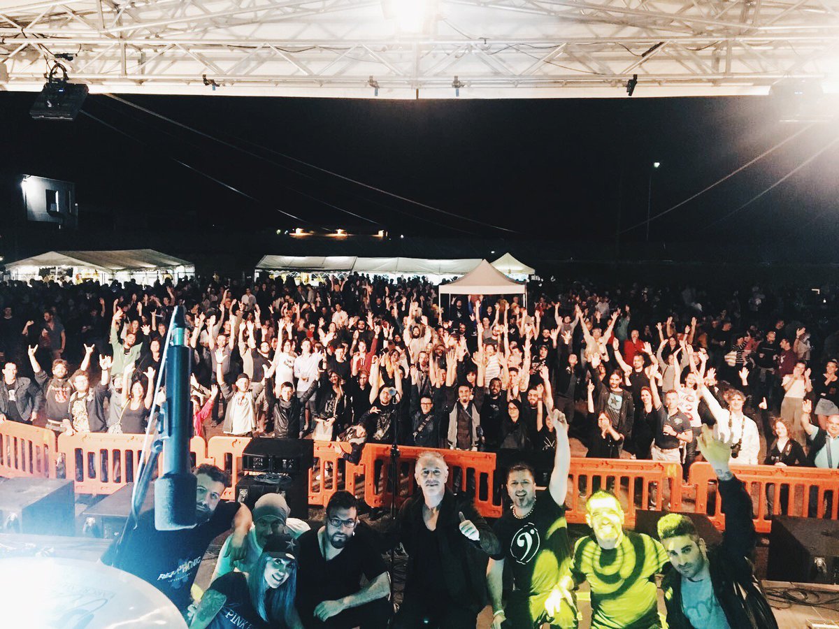 RezoOfficial's tweet photo. Grazie per la bellissima serata ragazzi! π€π»π€π»
#FestaDellaBirraCavaManara #RezoLIVE #Rezophonic https://t.co/Zn0gaK5dvA