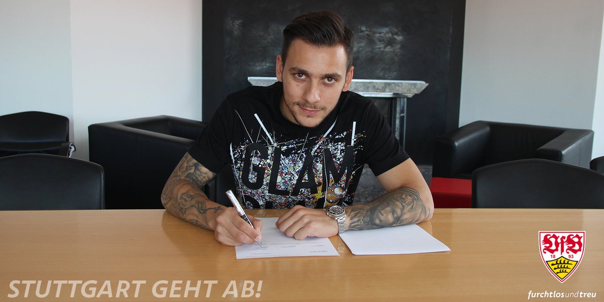 VfB's tweet photo. Anastasios #Donis unterschreibt beim #VfB einen Vertag bis zum 30. Juni 2021. Herzlich willkommen!
---
Zur Meldung: https://t.co/YXjFNDA4kw https://t.co/6OTPpJYw1F