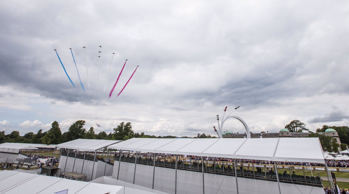 rafredarrows's tweet image. Morning #Goodwood! We have a display planned @fosgoodwood at 1100 today - another chance to see some red, white &amp;amp; blue #fosgoodwood #FOS2017