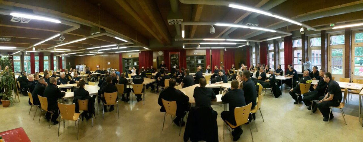 FeuerwehrHH's tweet photo. Herzlich willkommen in #Hamburg bei #G20HAM17

@BFMuenchen, @FW_Dortmund, #Feuerwehr @Koeln, Feuerwehr @StadtLeipzig, @FF_Hamburg #Teamwork https://t.co/3ur5rqRsPR