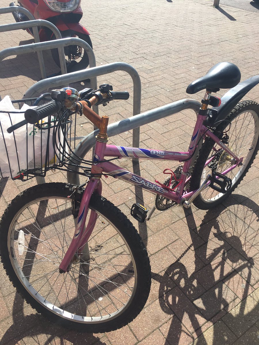 emily_jane987's tweet photo. Why drive when you can cycle and enjoy the beautiful veiw Cardiff bay has to offer? #smalldecisions #bigchanges https://t.co/T05cunBKrP